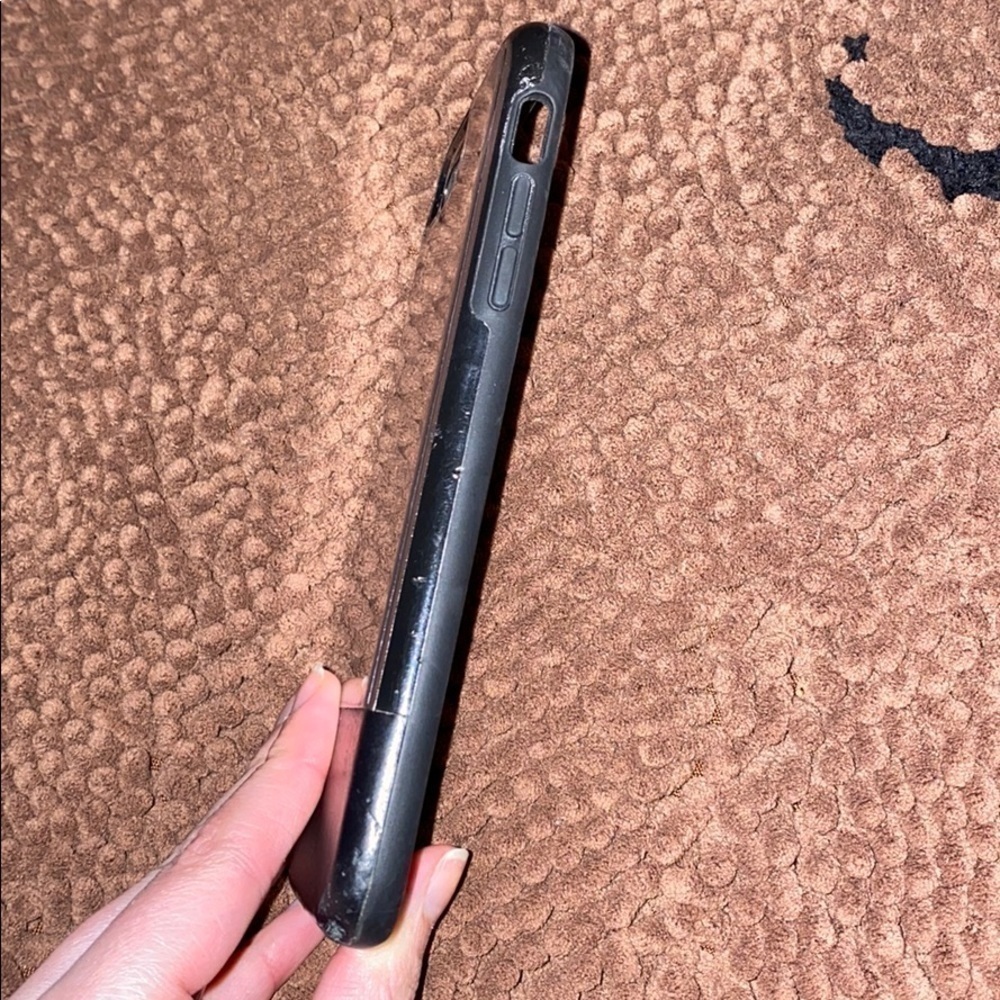 Used iphone 8plus otterbox - Picture 4 of 7